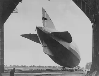 Dirigeable Zeppelin - crédits : Hulton Archive/ Getty Images