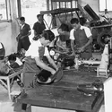 Atelier de réparation automobile - crédits : Hulton Archive/ Getty Images