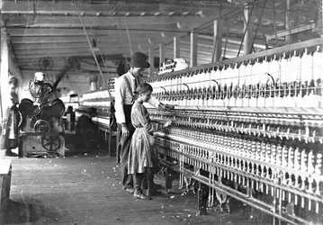 Travail des enfants - crédits : Lewis Wickes Hine/ Library of Congress/ Corbis/ VCG/ Getty Images