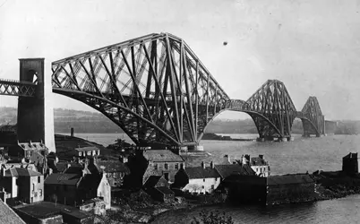 Forth Bridge - crédits : Alex Inglis/ Hulton Archive / Getty Images