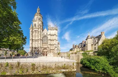 Évreux : la cathédrale Notre-Dame - crédits : andre quinou/ Shutterstock