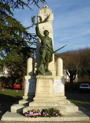 Le <em>Poilu victorieux</em>, Saint-Benoît (Vienne) - crédits : O. Hayes