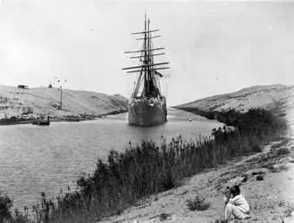 Canal de Suez - crédits : Hulton Archive/ Getty Images