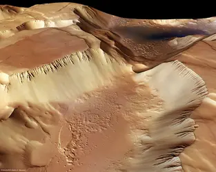 Mars : Noctis Labyrinthus - crédits : G. Neukum/ DLR/ FU Berlin/ ESA