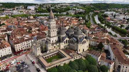 Périgueux : la cathédrale Saint-Front - crédits : clemMtravel/ Shutterstock