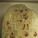 Stèle consacrée à Osiris et destinée à obtenir la faveur du dieu après la mort - crédits : J. Morris/ AKG-images