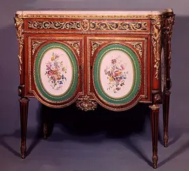 Commode Louis XVI - crédits :  Bridgeman Images 