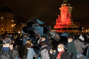 Évacuation de la place de la République à Paris, 2020 - crédits : Jerome Gilles/ NurPhoto/ AFP