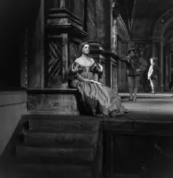 <em>Dommage qu'elle soit une putain</em> de J. Ford, mise en scène de Luchino Visconti - crédits : Keystone-France/ Gamma-Keystone/ Getty Images