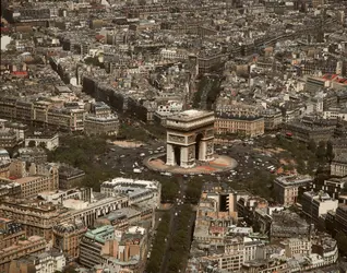 Place de l'Étoile - crédits : Robert Cameron/ Getty Images