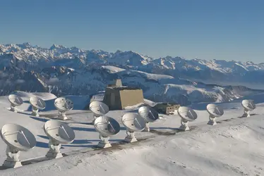 Observatoire du plateau de Bure : Noema - crédits : IRAM