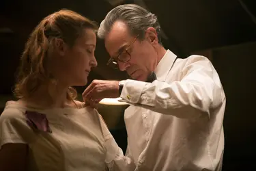 <em>Phantom Thread</em>, P. T. Anderson - crédits : Universal - Annapurna Pictures - Focus Features - Ghoulardi Film Company/ Prod DB/ AllPix/ Aurimages 