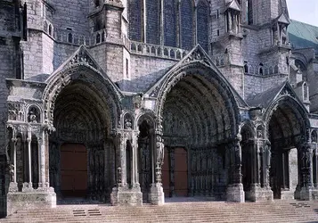 Cathédrale de Chartres, portails - crédits : Peter Willi/  Bridgeman Images 