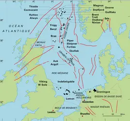 Champs d'hydrocarbures - crédits : Encyclopædia Universalis France