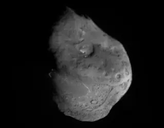 Comète Tempel 1 : le noyau - crédits : Univ. Maryland, JPL-Caltech/ NASA