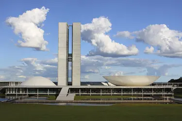 Congrès national, Brasília, conçu par Oscar Niemeyer - crédits : iStockphoto/ Thinkstock 