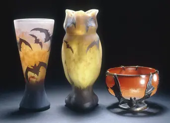 Vases et coupe chauve-souris, Daum frères - crédits : Sotheby's/ AKG-images