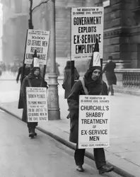 Anciens combattants - crédits : A. R. Coster/ Topical Press Agency/ Hulton Archive/ Getty Images