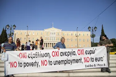 Manifestants devant le Parlement, Athènes, juin 2015 - crédits : R. Geiss/ Picture-Alliance/ AFP