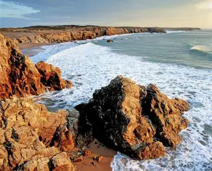 Côte sauvage en Bretagne - crédits : Joe Cornish/ Getty Images