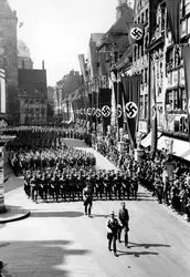 Défilé nazi, 1938 - crédits : Berliner Verlag/ Archiv/ picture alliance/ Getty Images