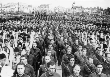 La Garde de fer en Roumanie, 1940 - crédits : Keystone/ Hulton Archive/ Getty Images