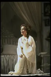 Kiri Te Kanawa dans <it>Les Noces de Figaro</it> - crédits : Beatriz Schiller/ The LIFE Images Collection/ Getty Images