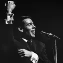 Jacques Brel à l'Olympia, 1964 - crédits : D. Frasnay/ AKG-images