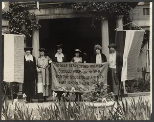 Suffragettes américaines, 1920 - crédits : National Photo Co., Washington, D.C./ Records of the National Woman's Party/ Library of Congress, Washington D.C.