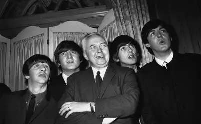 Harold Wilson et les Beatles - crédits : Kent Gavin/ Keystone/ Hulton Archive/ Getty Images