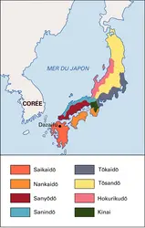 Japon: les huit circonscriptions de l'époque des codes - crédits : Encyclopædia Universalis France