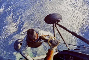 Récupération d'Alan Shepard - crédits : NASA